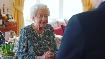 Άλλοι θρηνούν και άλλοι γιορτάζουν - Παρουσιαστής στην Αργεντινή άνοιξε σαμπάνιες μετά το θάνατο της Βασίλισσας Ελισάβετ