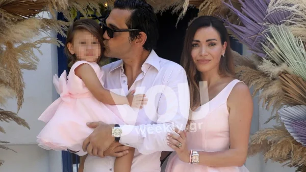 Στιγμές ευτυχίας για την Όλγα Φαρμάκη και τον Σταύρο Μαντόπουλο - Βάφτισαν την κόρη τους