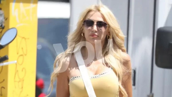 Με την κοιλιά τούρλα - Η πρώτη ολόσωμη φωτογραφία που δημοσίευσε η Κωνσταντίνα Σπυροπούλου μετά την αποκάλυψη της εγκυμοσύνης της