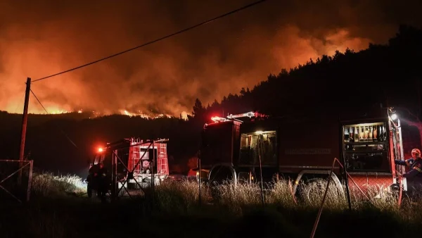 Φωτιά στην Κεφαλονιά σε δύο πύρινα μέτωπα