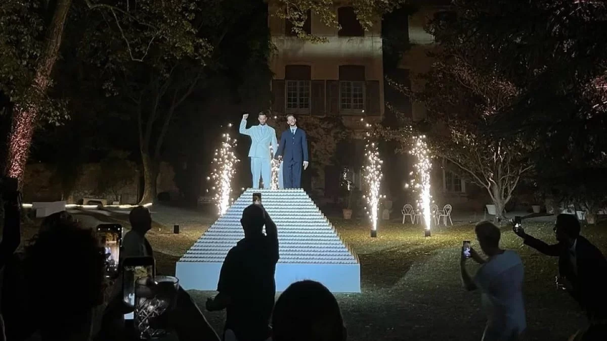 Με νυφικό και ο γαμπρός αλλά και οι καλεσμένοι - Ο φαντασμαγορικός γάμος του Jacquemus με τον σύντροφό του