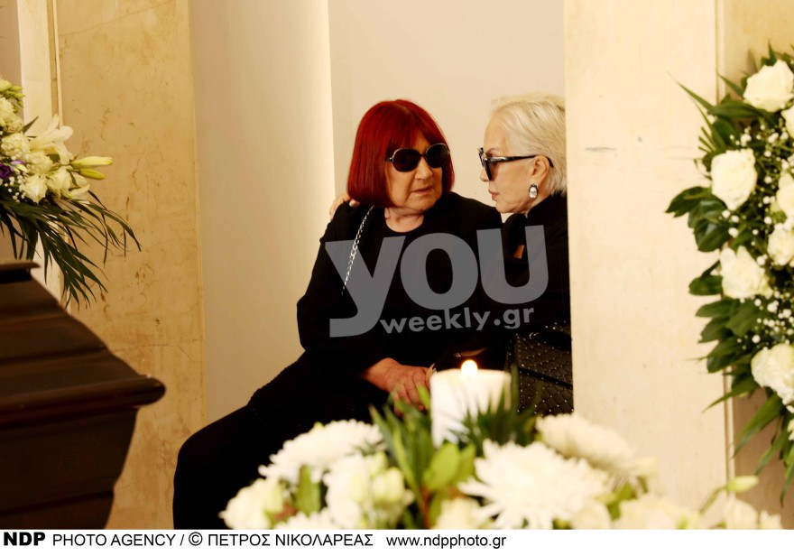 Βαθιά θλίψη στην κηδεία της Μάρθας Καραγιάννη