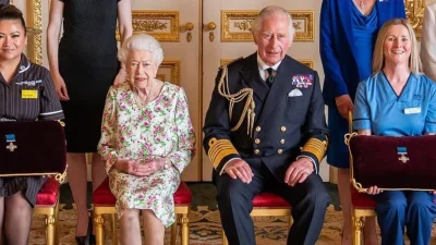 ''Άκουσε τρέξιμο και γρήγορα βήματα στο διάδρομο'' - Η στιγμή που ο Κάρολος έμαθε τα δυσάρεστα για τη Βασίλισσα Ελισάβετ