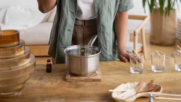 Πασπαλίστε λίγη μαγειρική σόδα πάνω τους και στη συνέχεια... - Το μυστικό για κατσαρόλες σαν καινούριες
