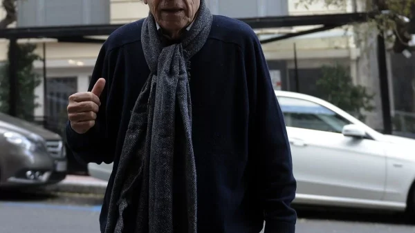 ''Δεν μπόρεσε να αντέξει ότι γέννησε αυτιστικό παιδί'' - Συγκλονίζει η μαρτυρία γνωστού σκηνοθέτη για την αυτοκτονία της γυναίκας του