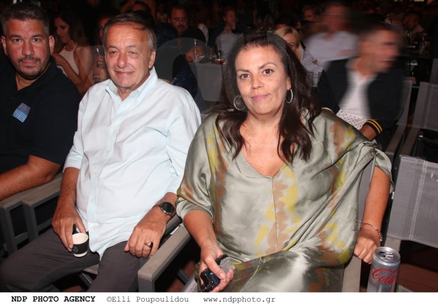 Ο Μικρούτσικους με την σύντροφό του, Έλενα Μαστραγγελή