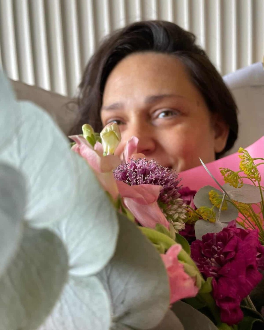 H Mαίρη Μηνά στο μαιευτήριο