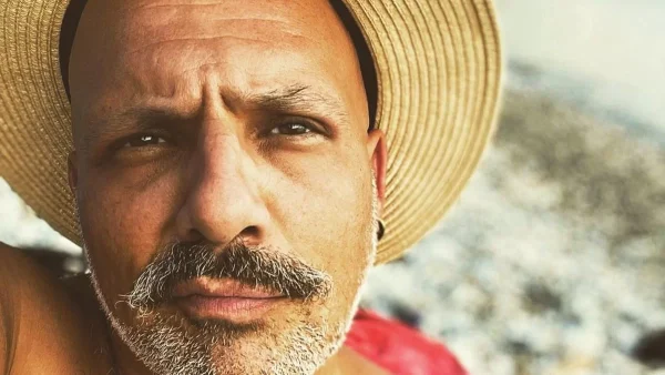 Γενέθλια για τον Νίκο Μουτσινά - Αποφάσισε να αποκαλύψει την ηλικία του
