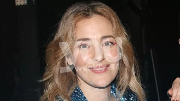 Σα νεράιδα η Νατάσσα Μποφίλιου στη Θεσσαλονίκη - Η συγκλονιστική εμφάνιση της στη σκηνή