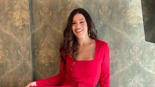 Πανύψηλη με πόδια γαζέλας - Σαν μοντέλο η 19χρονη κόρη της Ναταλίας Δραγούμη