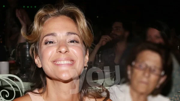 Σχεδόν κανείς δεν το γνωρίζει - Η τρυφερή οικογενειακή ιστορία πίσω από το σημάδι της Νατάσας Μποφίλιου πάνω από το βλέφαρο