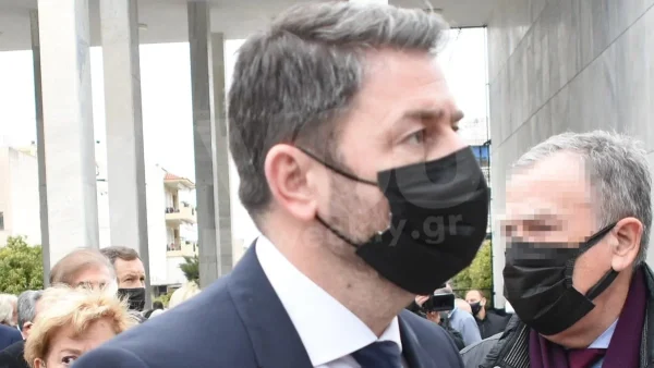 O Νίκος Ανδρουλάκης οδεύει προς το χειρουργείο - Υπέστη ρήξη χιαστού