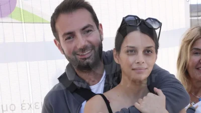 Εξιτήριο για την Άννα Μπεζάν και τη νεογέννητη κόρη της - Στο πλευρό της ο Δημήτρης με την Χριστίνα Παππά