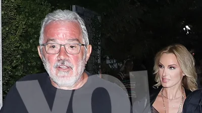 Σε βραδινή έξοδο Λύρας και Ζήνα - Μαζί με την κόρη τους Ηλέκτρα, που έχει μεγαλώσει πολύ