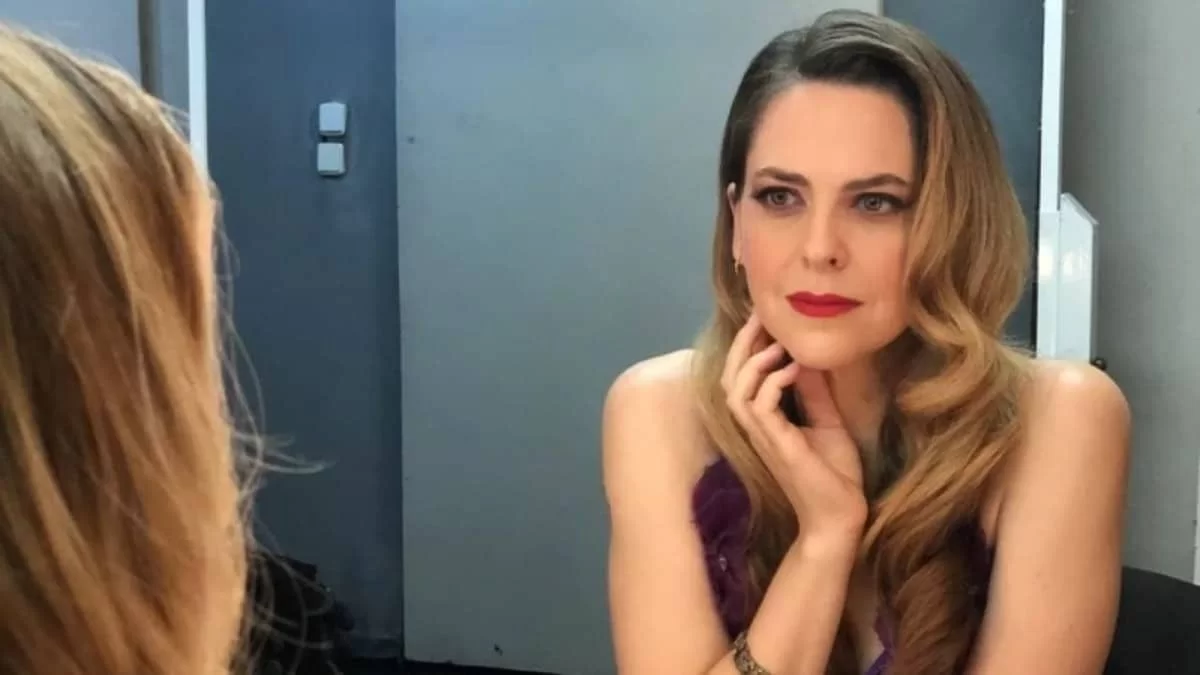 Όπως δεν την έχετε ξαναδεί - Αρετουσάριστες φωτογραφίες της Ρένας Μόρφη με μαγιό