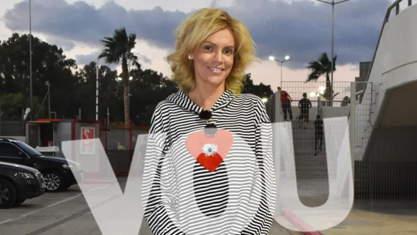 Πρώτη πρώτη στο Καραϊσκάκη η Σάσα Σταμάτη - Τρελή και παλαβή για τον Μαρσέλο