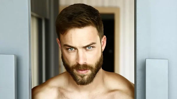 Μελαχρινή καλλονή με μία κόρη - Αυτή είναι η σύντροφος του Στέφανου Μιχαήλ από την «Άγρια Γη»