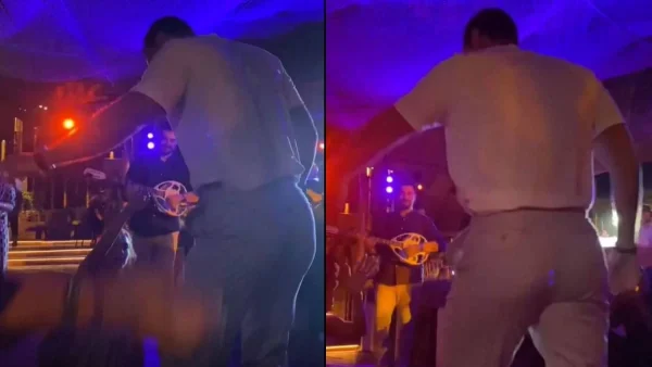 Το βαρύ ζεϊμπέκικο του Σάκη Τανιμανίδη υπό τη συνοδεία μπουζουκιού - Έπεσαν κάτω και τον χειροκροτούσαν