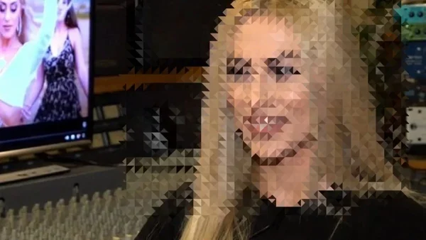 «Με απήγαγε, με βούτηξε και...» - Συγκλονίζει πασίγνωστη Ελληνίδα τραγουδίστρια