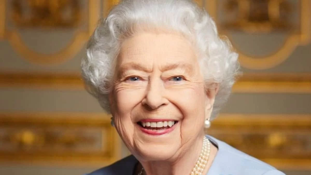 Κηδεία βασίλισσας Ελισάβετ: Ζητούν την παραίτηση παρουσιαστών γιατί δεν περίμεναν στην ουρά να την προσκυνήσουν