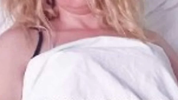 Στο νοσοκομείο Ελληνίδα παρουσιάστρια - Σε άσχημη κατάσταση μετά τις παρενέργειες του εμβολίου κατά του Covid