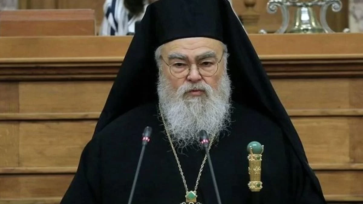 «Εκπροσωπεί την εκκλησία και είναι ντροπή!» - Ξεσπούν για τις δηλώσεις του Μητροπολίτη οι γονείς της Τοπαλούδη και της Μυρτούς