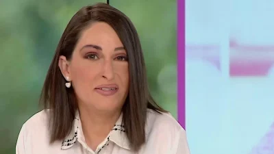 Έλαμψε στο πλατό του Κοινωνία ώρα Mega η Ιωάννα Παλιοσπύρου: Χωρίς την μάσκα με συγκλονιστικό σύνολο