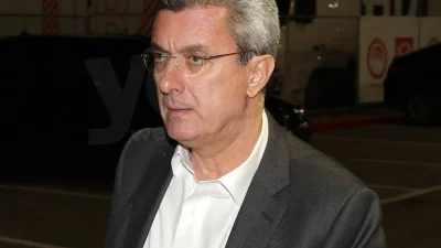 «Ο Νίκος Χατζηνικολάου χάλασε το πολύ σοβαρό του ύφος»