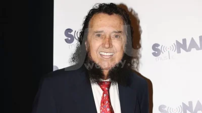 Σταμάτης Κόκοτας: Συγκινεί ο καλλιτεχνικός χώρος στο τελευταίο "αντίο" για τον σπουδαίο τραγουδιστή