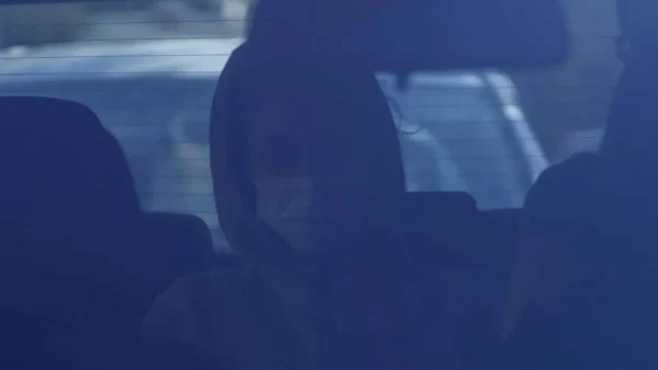 Κολωνός: Η ΕΛ.ΑΣ "καίει" την μητέρα της ανήλικης - «Είπαμε να ξεκόψει από τον Μίχο και έκανε...»