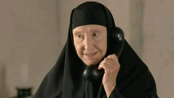 Μαύρο Ρόδο: «Αυξεντία είσαι πόρωση» - "Κλάμα" στο Twitter για την μοναχή που ζήτησε κινητό