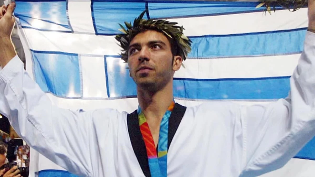 «Έσπασε μαμά, έσπασε» -  Η συγκλονιστική στιγμή που ο Αλέξανδρος Νικολαϊδης σπάει το πόδι του στο Σίδνεϊ το 2000