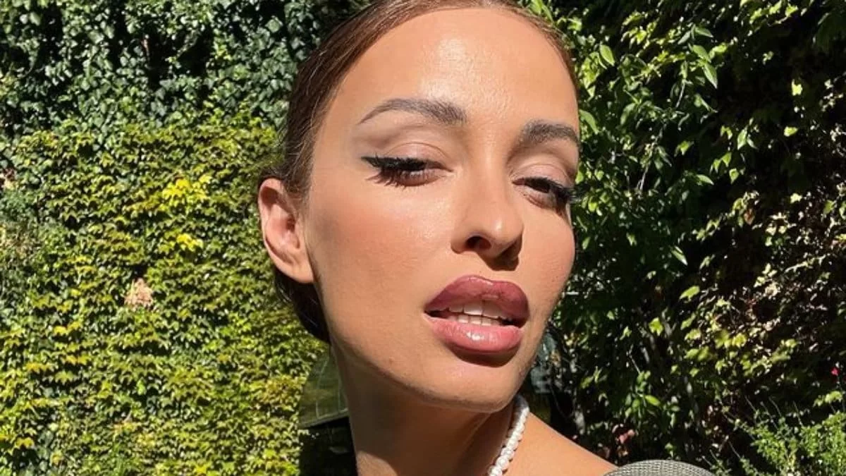 Ελένη Φουρέιρα: Οι φωτογραφίες που δημοσίευσε με την κοιλιά έξω μετά τις φήμες πως είναι έγκυος και το κρύβει