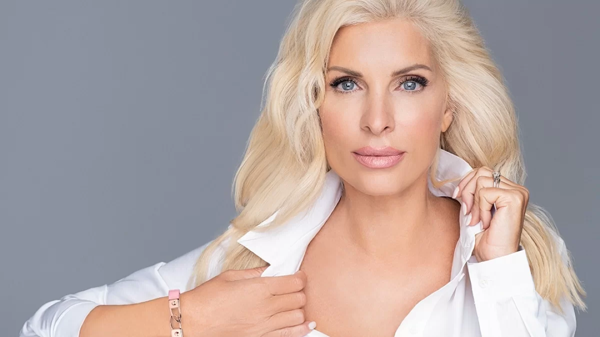 Η Ελένη Μενεγάκη είναι 10 χρόνια πρέσβειρα της εκστρατείας για τον καρκίνο του μαστού - Με μόνο 12,50 ευρώ, συμβάλεις σε ένα σημαντικό έργο