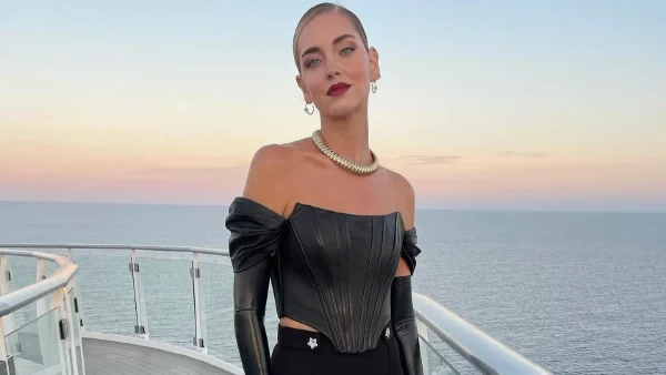 Ο κορσές είναι η πιο hot τάση αυτή τη στιγμή - 4 τρόποι να τον βάλεις ανάλογα με το στιλ σου