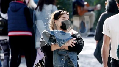 Το χαμόγελο έσβησε από τα χείλη της: Στα Ιωάννινα για την κηδεία της γιαγιάς της η Δανάη Μπάρκα