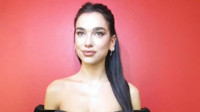 Η dark πλευρά της Dua Lipa - Το αγαπημένο αξεσουάρ που θα δούμε το χειμώνα