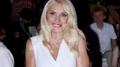 Λάμπει από ευτυχία - Η φωτογραφία που κυκλοφόρησε με την Ελένη Μενεγάκη από την χθεσινή της έξοδο