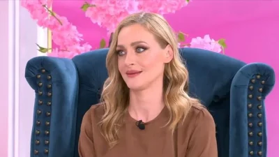 Είναι 45 ετών, με γκρίζα μούσια και καστανά μαλλιά - Αυτός είναι ο σύντροφος της Ελένης Ρουσσινού από το "Αυτή η νύχτα μένει"