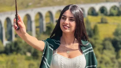 Έλεγαν πως είναι με γιο πασίγνωστου τραγουδιστή - Η σχέση που χρέωναν στην Ιφιγένεια Τζόλα πριν τον Διονύση Παπανδρέου