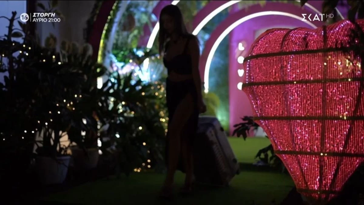 Έχει γίνει viral το απρεπές πλάνο στο Love Island - Ξέχασαν να το κόψουν στο μοντάζ