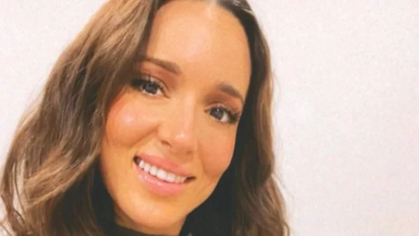 Τρομάξαμε να την αναγνωρίσουμε - Με ξανθό πλατινέ μαλλί η Καλομοίρα