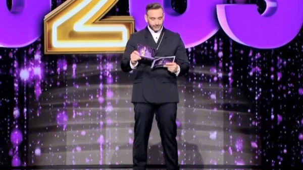 Θρήνος στην πρεμιέρα του J2US - Διαγωνιζόμενη ανακοίνωσε ότι πέθανε η μητέρα της