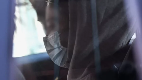 Κολωνός: Σιγή ιχθύος για την μητέρα της 12χρονης - Πέρασε το το κατώφλι των φυλακών Κορυδαλλού χωρίς κάποια δήλωση