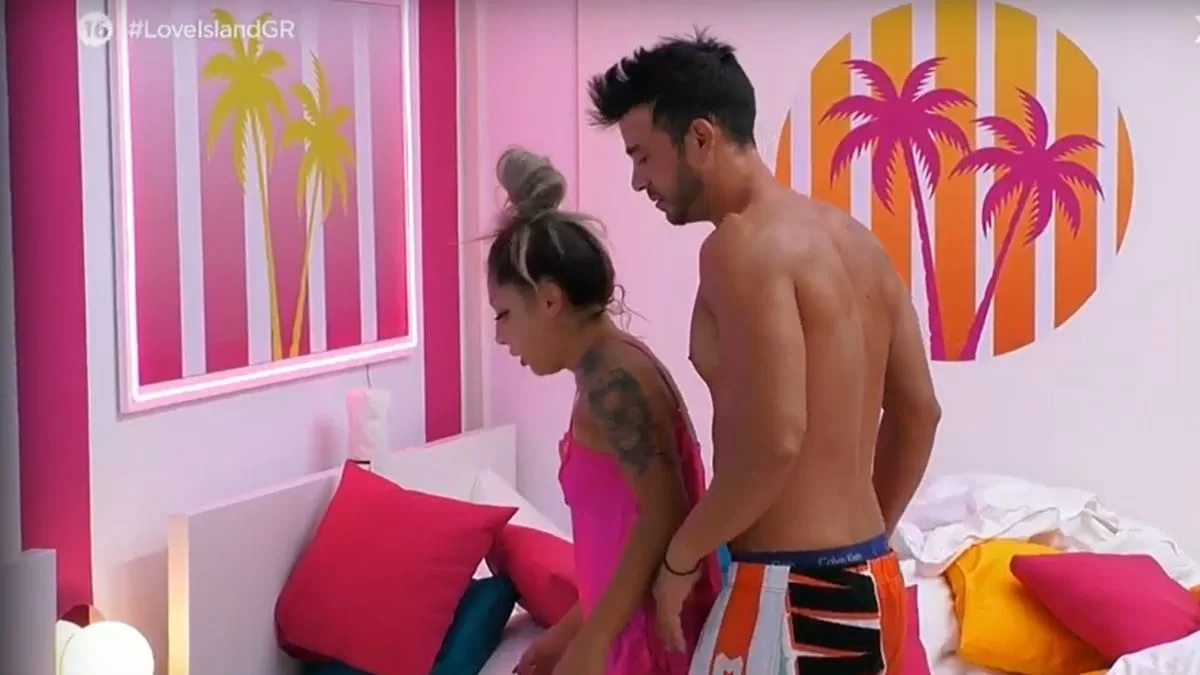 Love Island: «Το πρώτο βράδυ πήγαινα από πάνω του...» - Ξεκίνησαν τα τρυφερά τετ α τετ για την Χριστίνα και τον Αλέξανδρο