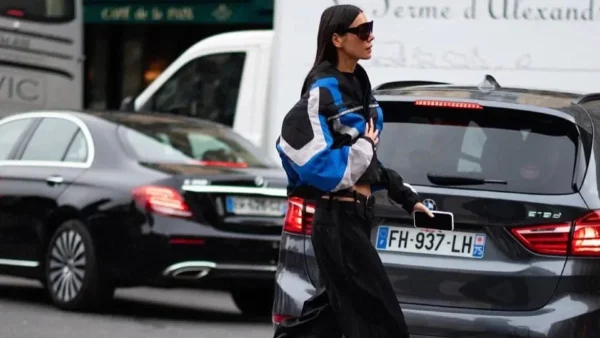 Motomami: Η νέα τάση πρoέρχεται από τη δεκαετία του 2000 - Την έχουν λατρέψει όλοι οι celebrities και οι fashionistas