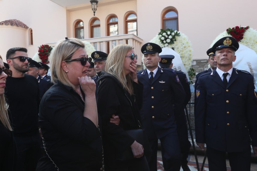 Κηδεία Αλέξανδρου Νικολαϊδη οικογένεια