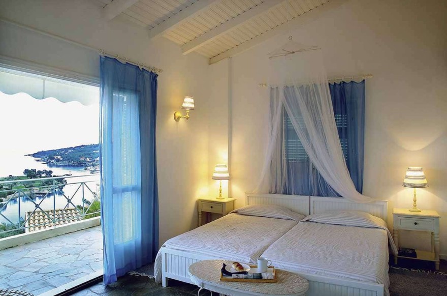 Παπακαλιάτης ξενοδοχειο Παξούς