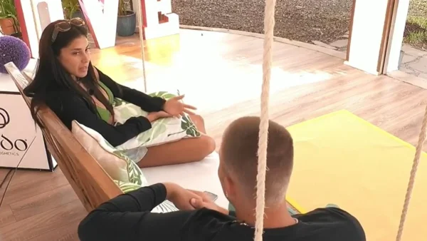 Love Island(5/10): Μεγάλος καυγάς μεταξύ Αναστασίας και Γιώργου μετά το φλερτ με τον Αργύρη