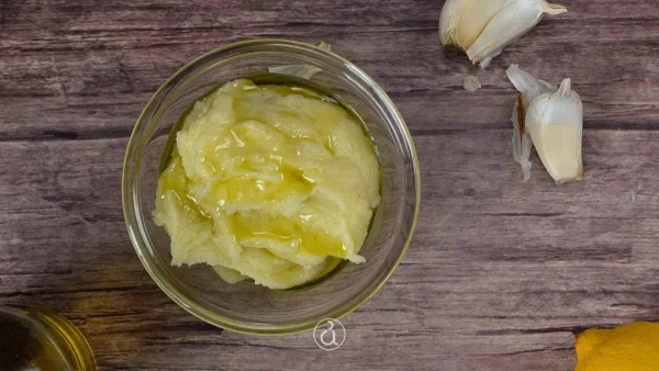 Σκορδαλιά της 28ης: Το μυστικό για να μη μυρίζει από χιλιόμετρα το σκόρδο